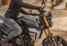 Neumotorrad Suzuki GSX-8T