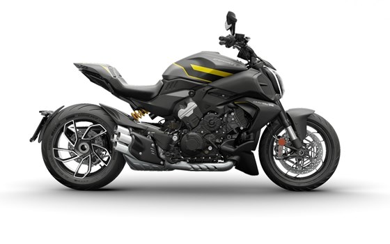 Gebrauchtmotorrad Ducati Diavel V4 - Bild 1