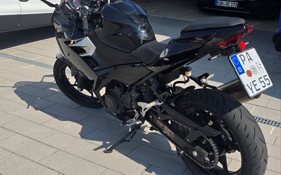 Gebrauchtmotorrad Kawasaki Ninja 400 - Bild 1