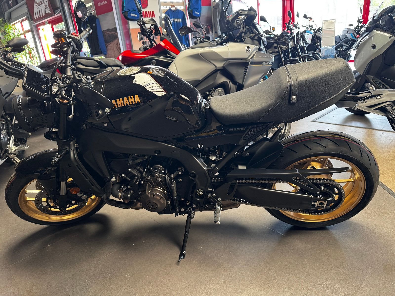 Yamaha XSR900