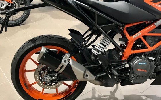 Gebrauchtmotorrad KTM 125 Duke - Bild 2