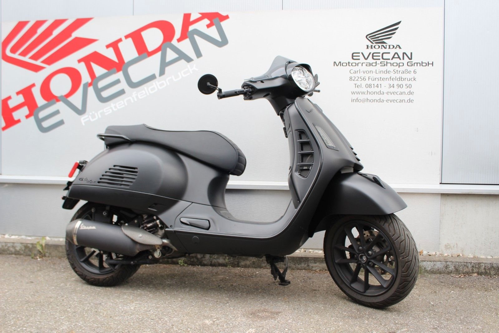 Vespa GTS 300 Super Notte