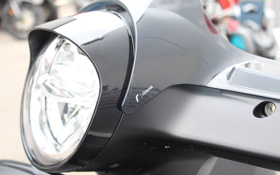 Gebrauchtmotorrad Vespa GTS 300 Super Notte - Bild 13