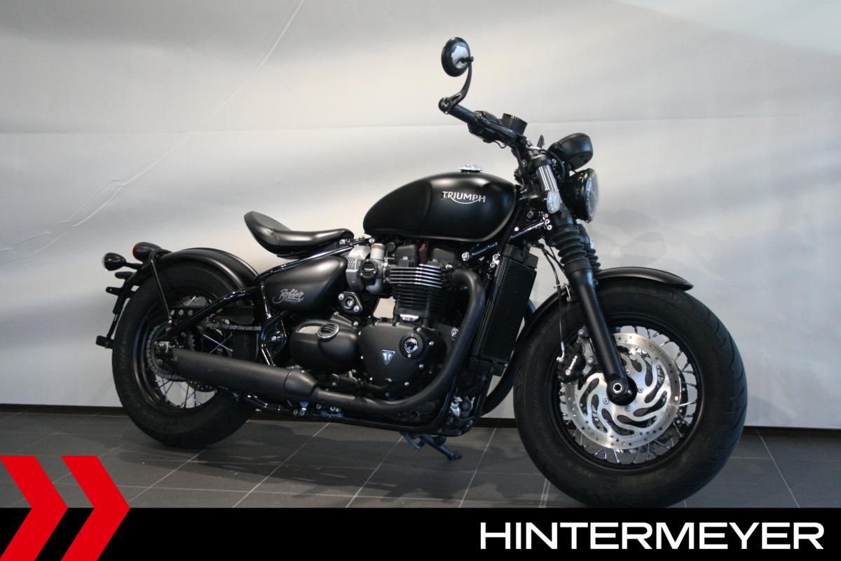 Triumph Bonneville Bobber Black