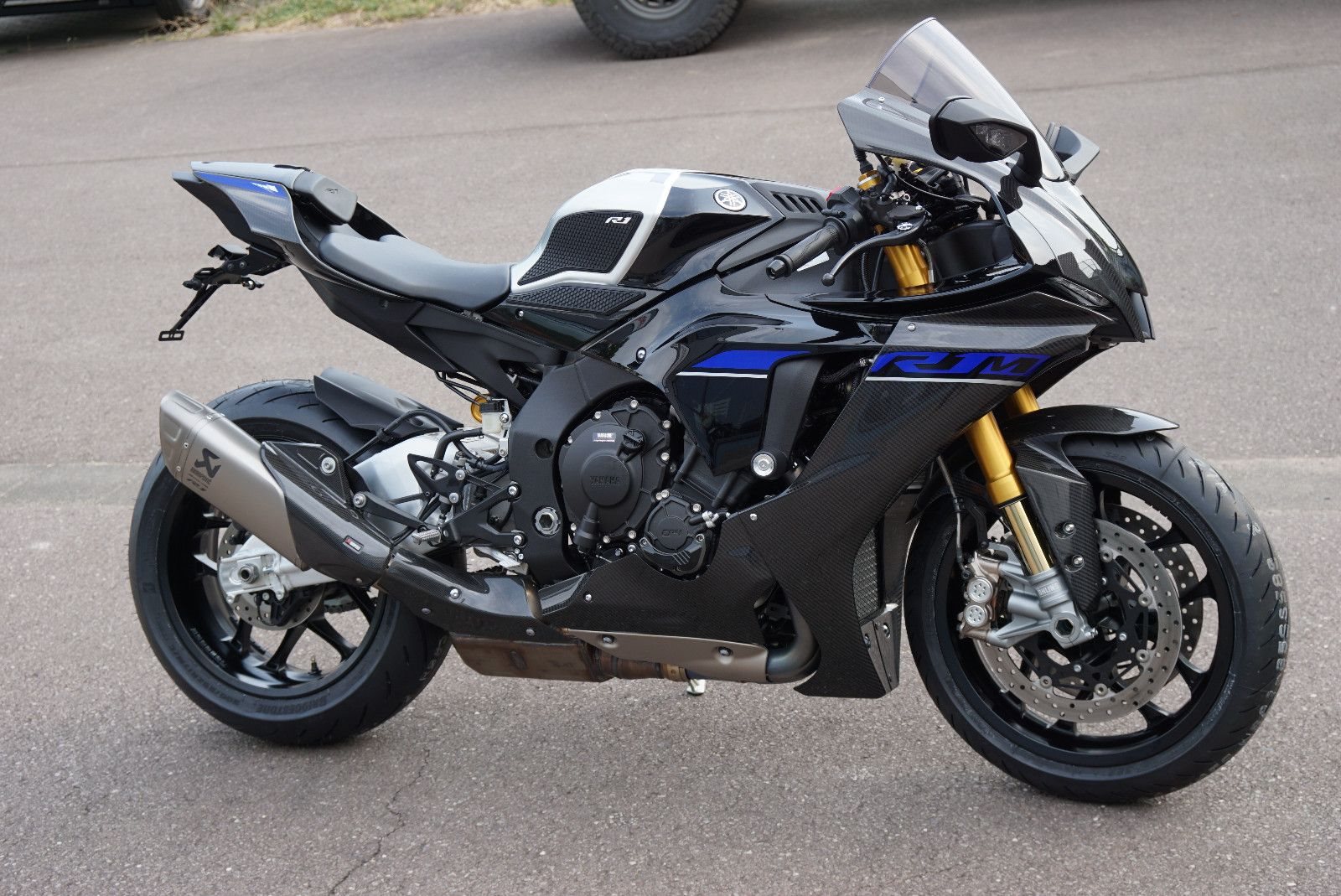 Yamaha R1M