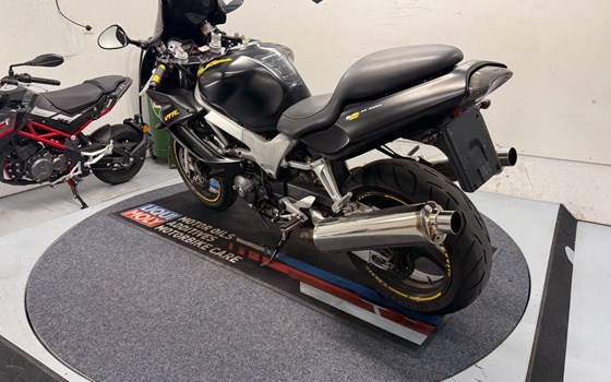 Gebrauchtmotorrad Honda VTR 1000 F Fire Storm - Bild 3