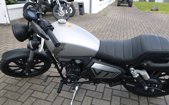 Gebrauchtmotorrad QJ Motor SRV 125 - Bild 9