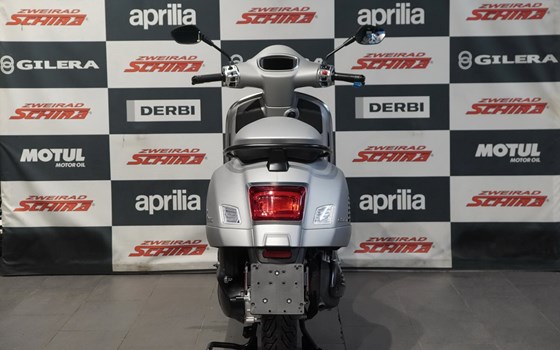 Neufahrzeug Vespa GTS 310 Edizione Ottantesimo - Bild 3