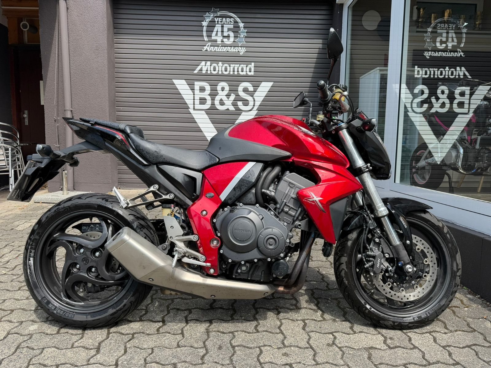 Honda CB1000R+