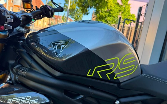 Gebrauchtmotorrad Triumph Speed Triple 1200 RS - Bild 6