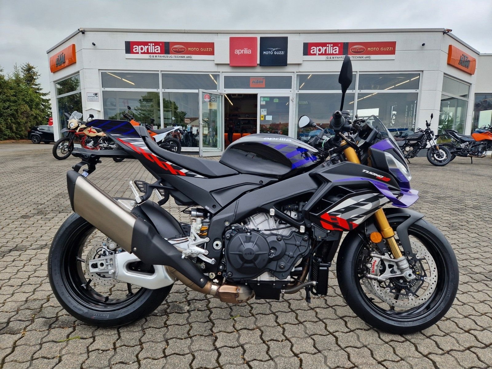 Aprilia Tuono V4 1100 Factory 