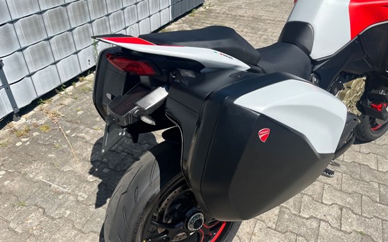Gebrauchtmotorrad Ducati Multistrada V4 RS - Bild 3