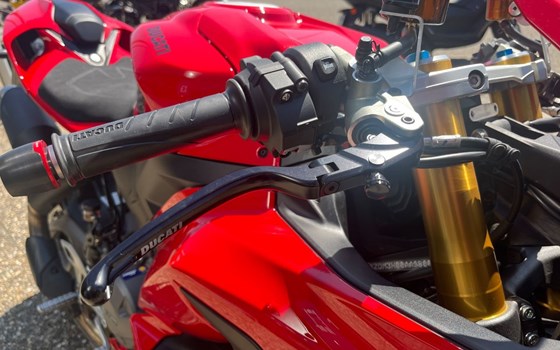 Gebrauchtmotorrad Ducati Panigale V2 S - Bild 3