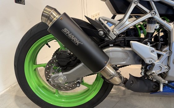 Gebrauchtmotorrad Kawasaki Ninja ZX-4RR 40th Anniversary Edition - Bild 3
