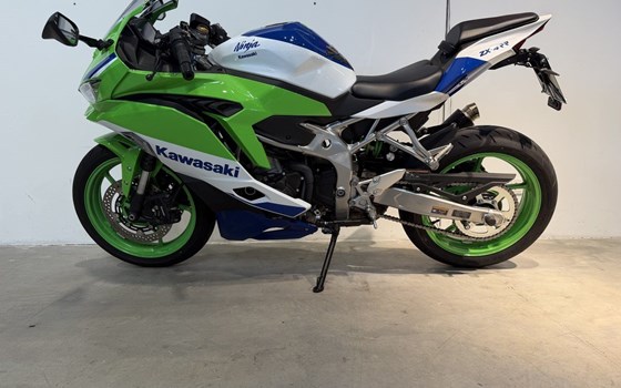Gebrauchtmotorrad Kawasaki Ninja ZX-4RR 40th Anniversary Edition - Bild 4
