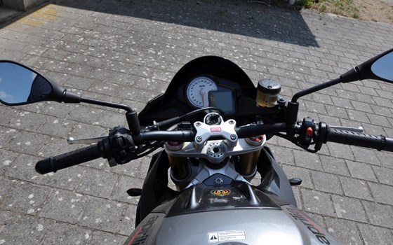 Gebrauchtmotorrad Aprilia Tuono V4 1100 RR - Bild 7