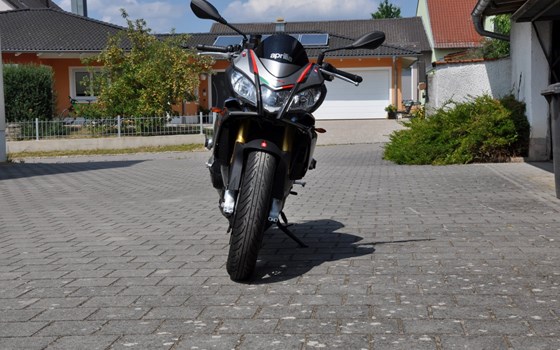 Gebrauchtmotorrad Aprilia Tuono V4 1100 RR - Bild 8
