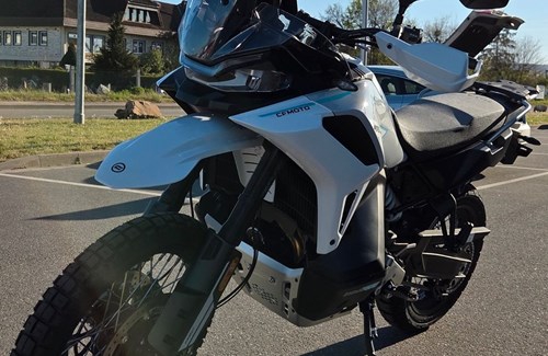 Neumotorrad CFMOTO 1000MT-X