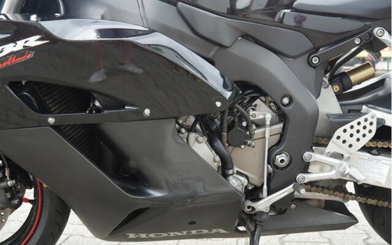 Gebrauchtmotorrad Honda CBR1000RR Fireblade - Bild 12