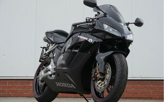 Gebrauchtmotorrad Honda CBR1000RR Fireblade - Bild 2
