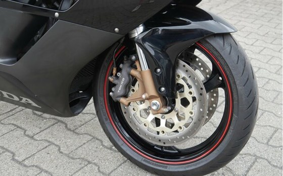 Gebrauchtmotorrad Honda CBR1000RR Fireblade - Bild 4