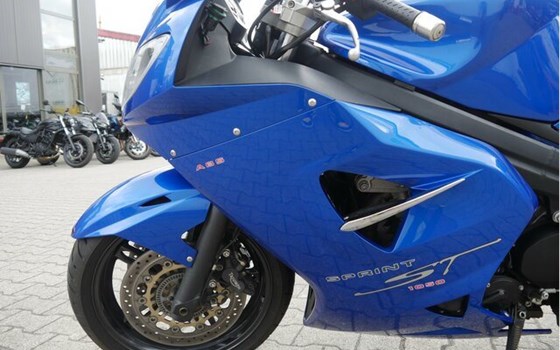 Gebrauchtmotorrad Triumph Sprint ST 1050 - Bild 9