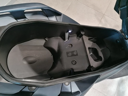 Yamaha XMAX 300 (blau) - Bild 3