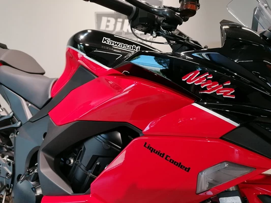 Kawasaki Ninja 1000SX 40th Anniversary (rot) - Bild 6