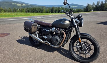 Triumph Street Twin