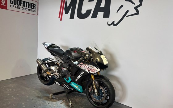 Gebrauchtmotorrad Honda CBR1000RR-R Fireblade SP - Bild 3