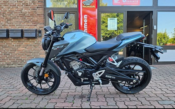Gebrauchtmotorrad Honda CB125R - Bild 1