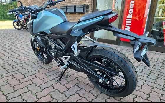 Gebrauchtmotorrad Honda CB125R - Bild 3