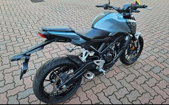 Gebrauchtmotorrad Honda CB125R - Bild 4