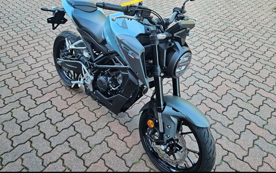 Gebrauchtmotorrad Honda CB125R - Bild 6