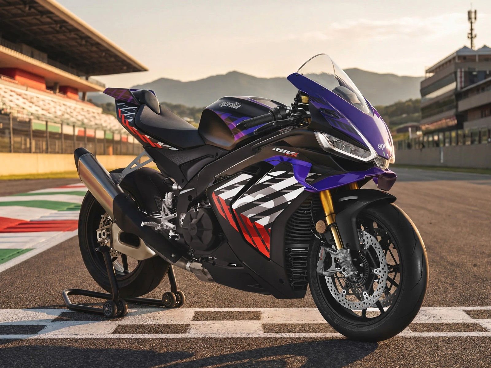 Aprilia RSV4 1100 Factory 
