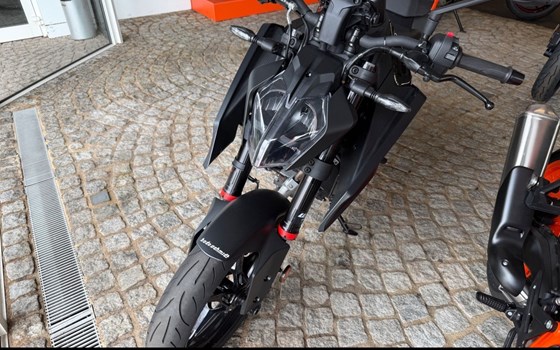 Neufahrzeug KTM 125 Duke - Bild 3