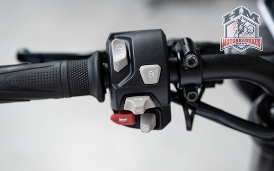 Gebrauchtmotorrad Triumph Street Triple 765 RS - Bild 9
