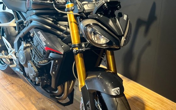 Gebrauchtmotorrad Triumph Speed Triple 1200 RS - Bild 2