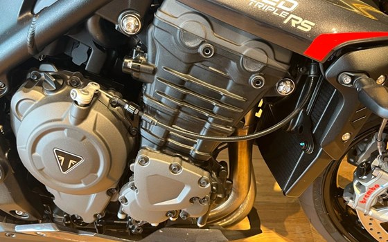 Gebrauchtmotorrad Triumph Speed Triple 1200 RS - Bild 3