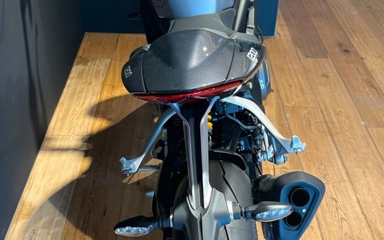 Gebrauchtmotorrad Triumph Speed Triple 1200 RS - Bild 6