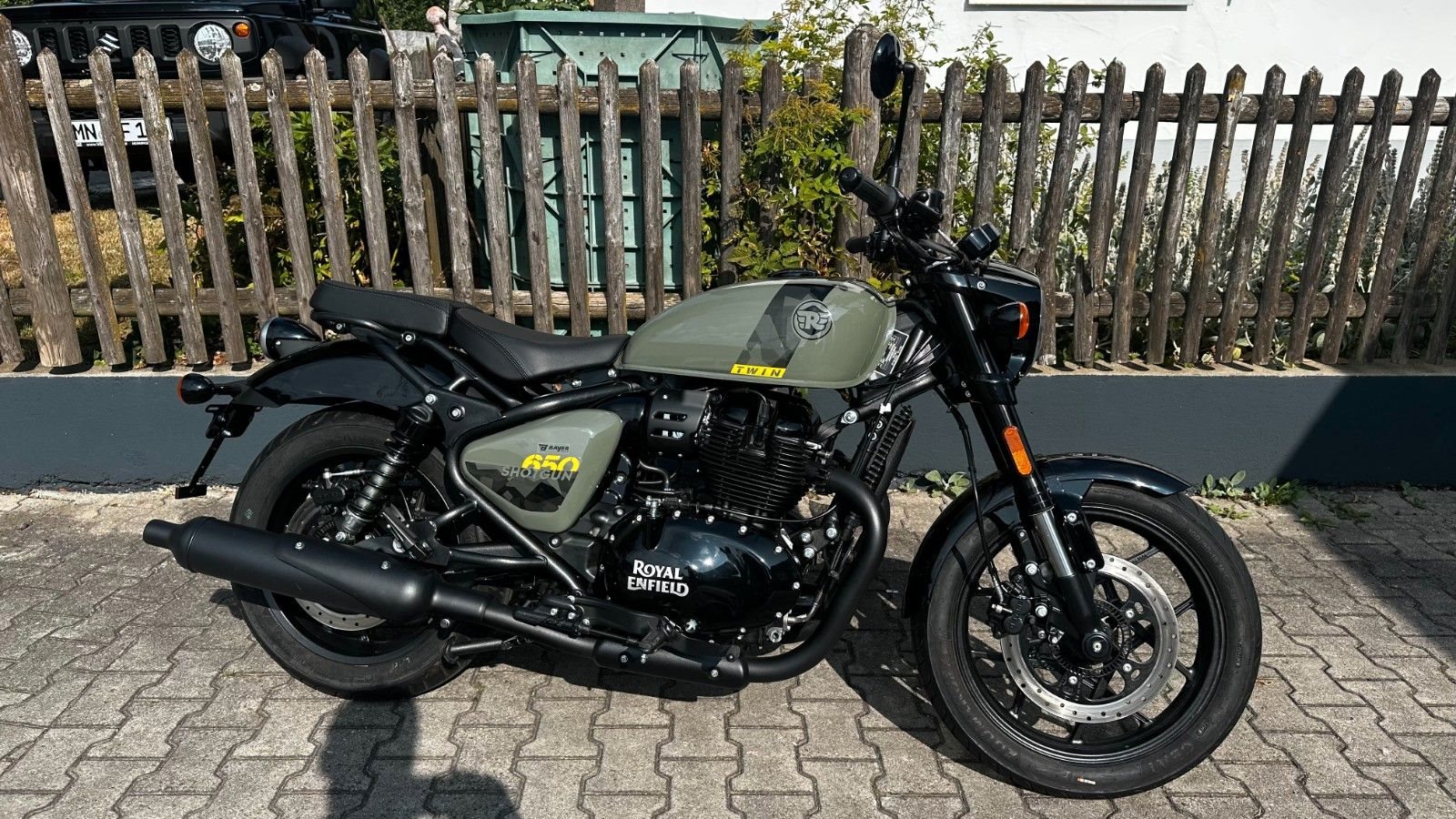 Royal Enfield Shotgun 650