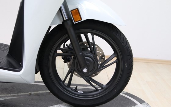 Gebrauchtmotorrad Honda SH125i - Bild 6