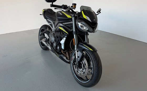 Gebrauchtmotorrad Triumph Street Triple 765 RS - Bild 2