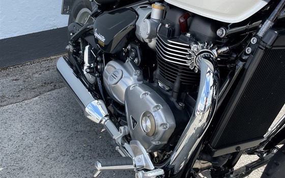 Gebrauchtmotorrad Triumph Bonneville Speedmaster - Bild 6
