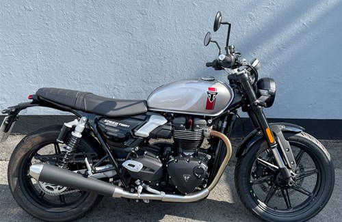 Gebrauchtmotorrad Triumph Speed Twin 900