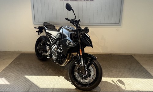Suzuki GSX-8S