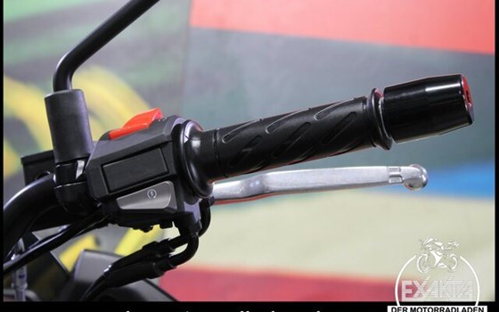 Gebrauchtmotorrad Aprilia Tuono 125 - Bild 17