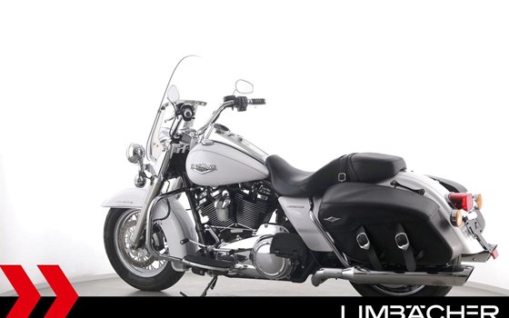 Gebrauchtmotorrad Harley-Davidson Road King Classic FLHRC - Bild 6