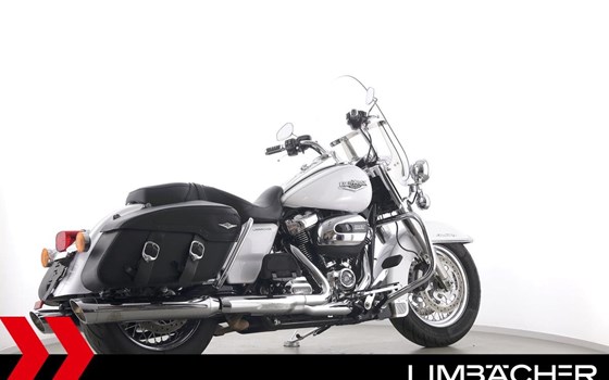 Gebrauchtmotorrad Harley-Davidson Road King Classic FLHRC - Bild 9