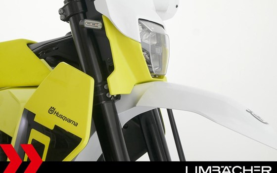 Gebrauchtmotorrad Husqvarna 701 Supermoto - Bild 17